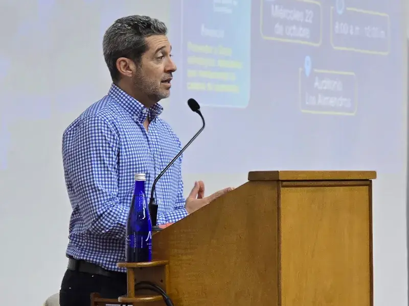 Fabián Osorio, decano de la Facultad de Ciencias Económicas y Administrativas